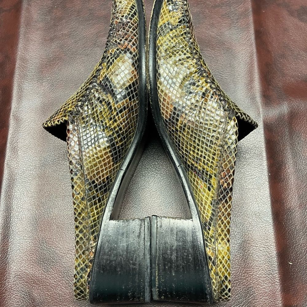 Stuart Weitzman snake print tan mules,‎ size 8 1/… - image 6